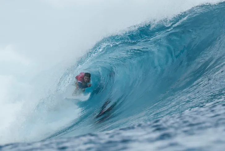 Caroline Marks wins gold for US in surfing final nail-biter